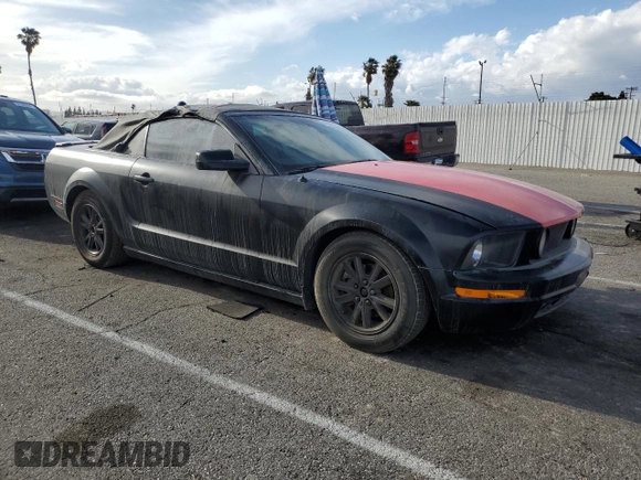 2008 Ford Mustang Deluxe z VIN 1ZVHT84N185177814, wystawiony jako Copart lot #51539775 z przebiegiem 147 380 mil mil oraz Czysty tytuł • Clean title. Historia ofert i sprzedaży dostępna na DreamBid. Obrazek 4.