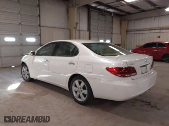 2005 Lexus ES 330 with VIN JTHBA30G955076779, listed as a IAAI auction lot 41622673 with 209,363 mi miles. Bid and sale history available at carsss.com. Image 3.