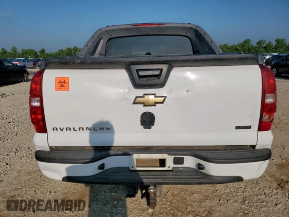 2011 Chevrolet Avalanche LS with VIN 3GNMCEE02BG223497, listed as a Copart auction lot 59142395 with 213,471 mi miles and Salvage title. Bid and sale history available at DreamBid. Image 6.