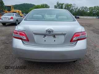2011 Toyota Camry LE z VIN 4T1BF3EK6BU671814, wystawiony jako IAAI lot #42367753 z przebiegiem 182 728 mil mil oraz . Historia ofert i sprzedaży dostępna na DreamBid. Obrazek 16.