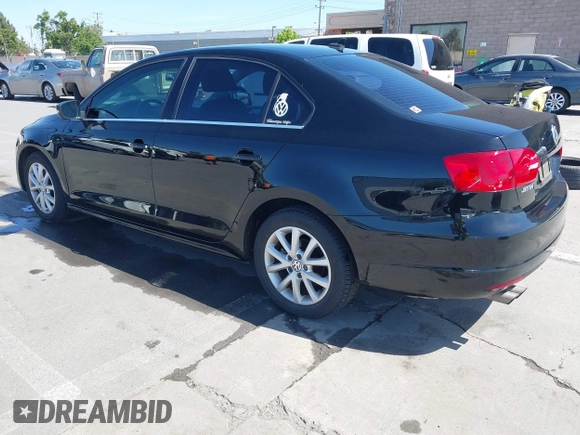 2013 Volkswagen Jetta SE with VIN 3VWDP7AJ4DM423726, listed as a IAAI auction lot 42269121 with 123,073 mi miles and . Bid and sale history available at DreamBid. Image 3.