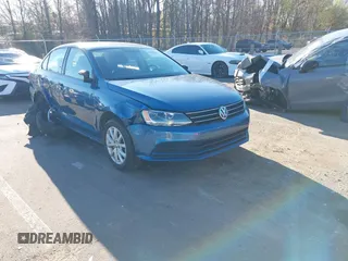2015 Volkswagen Jetta SE z VIN 3VWD07AJ4FM285676, wystawiony jako IAAI lot #41787061 z przebiegiem 142 537 mil mil oraz . Historia ofert i sprzedaży dostępna na DreamBid. Obrazek 1.