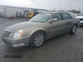 2010 Cadillac DTS 1SD z VIN 1G6KH5EY6AU126664, wystawiony jako Copart lot #58533225 z przebiegiem Nie podano mil oraz Szkoda całkowita • Salvage title. Historia ofert i sprzedaży dostępna na DreamBid. Obrazek 1.