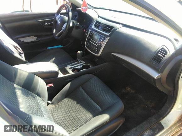 2016 Nissan Altima S with VIN 1N4AL3AP2GN317581, listed as a IAAI auction lot 41687949 with 271,000 mi miles and . Bid and sale history available at carsss.com. Image 5.