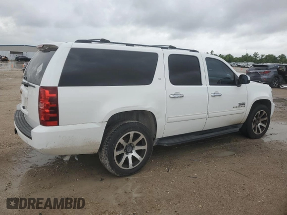 2014 Chevrolet Suburban LT with VIN 1GNSCJE08ER180837, listed as a Copart auction lot 54332795 with 158,272 mi miles and Clean Title. Bid and sale history available at carsss.com. Image 3.
