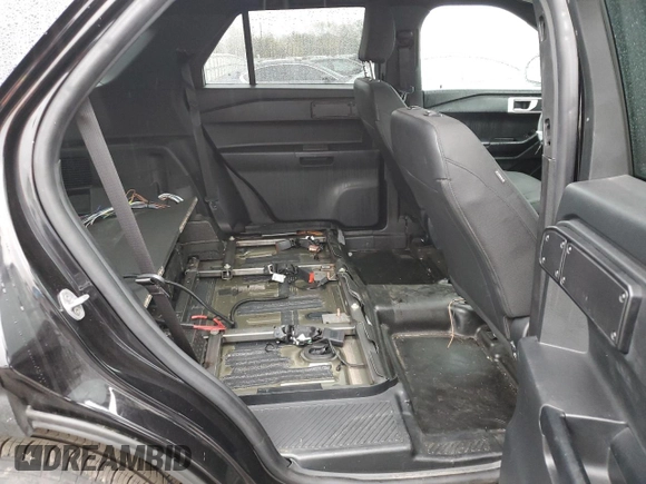 2022 Ford Police Interceptor Utility z VIN 1FM5K8AW3NNA11503, wystawiony jako Copart lot #48312055 z przebiegiem 22 219 mil mil oraz Szkody całkowita. Historia ofert i sprzedaży dostępna na DreamBid. Obrazek 10.