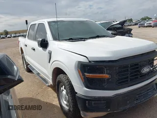 2024 Ford F-150 XL z VIN 1FTFW1L57RKD93096, wystawiony jako IAAI lot #42244147 z przebiegiem 53 930 mil mil oraz . Historia ofert i sprzedaży dostępna na DreamBid. Obrazek 1.
