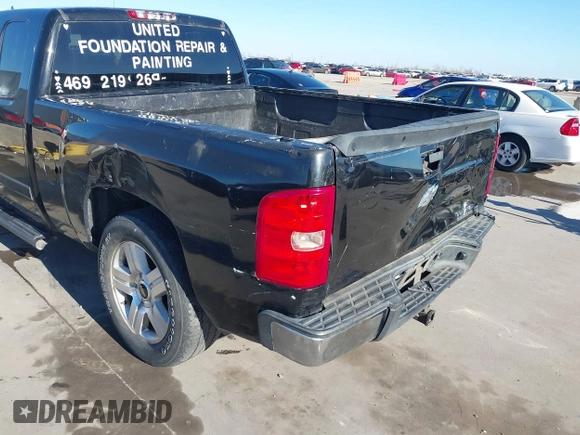 2007 Chevrolet Silverado 1500 LT w/2LT with VIN 2GCEC19J271675569, listed as a IAAI auction lot 41648141 with 293,825 mi miles. Bid and sale history available at carsss.com. Image 6.