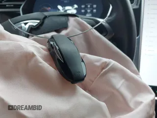 2017 Tesla Model S 100D z VIN 5YJSA1E24HF195488, wystawiony jako IAAI lot #42073744 z przebiegiem 108 577 mil mil oraz . Historia ofert i sprzedaży dostępna na DreamBid. Obrazek 11.