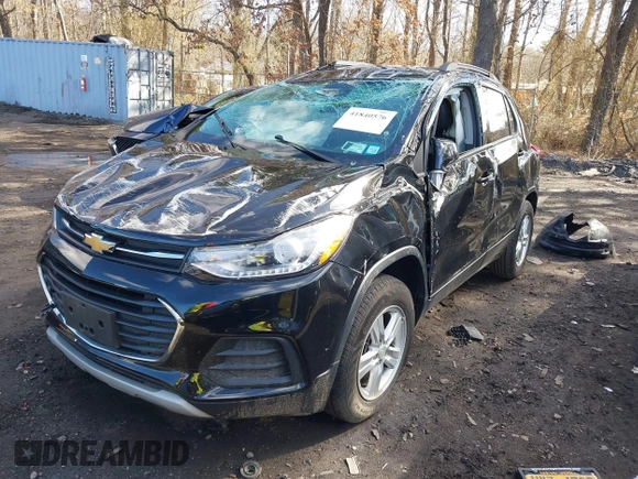 2022 Chevrolet Trax LT with VIN KL7CJPSM1NB565966, listed as a IAAI auction lot 41840576 with 15,590 mi miles. Bid and sale history available at carsss.com. Image 2.