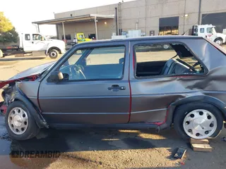1991 Volkswagen Golf с VIN 3VWDK21G2MM035741, выставлен на аукционе IAAI как лот 41414381 с пробегом Не указан миль и . История ставок и продаж доступна на DreamBid. Изображение 14.