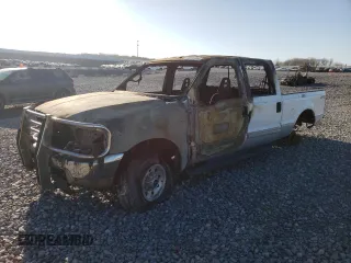 2001 Ford Super Duty F-250 XL with VIN 1FTNW21S01EA60395, listed as a Copart auction lot 84864984 with 0 mi miles and Salvage Title. Bid and sale history available at carsss.com. Image 1.