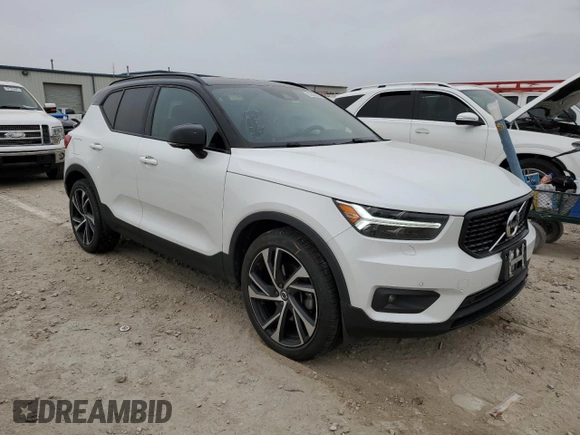 2022 Volvo XC40 R-Design с VIN YV4162UM1N2648449, выставлен на аукционе Copart как лот 52323025 с пробегом 34 574 миль миль и Списание • Salvage title. История ставок и продаж доступна на DreamBid. Изображение 4.