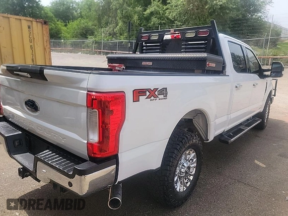 2019 Ford F-250 XL z VIN 1FT7W2B68KED64425, wystawiony jako IAAI lot #42070191 z przebiegiem 160 664 mil mil oraz . Historia ofert i sprzedaży dostępna na DreamBid. Obrazek 1.