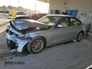 2018 BMW 3 Series 320i z VIN WBA8A9C53JAH13580, wystawiony jako Copart lot #74579773 z przebiegiem 26 828 mil mil oraz Nie do naprawy • Non repairable. Historia ofert i sprzedaży dostępna na DreamBid. Obrazek 1.