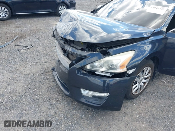 2015 Nissan Altima 2.5 S with VIN 1N4AL3AP9FC411130, listed as a IAAI auction lot 42042722 with 149,594 mi miles. Bid and sale history available at carsss.com. Image 6.