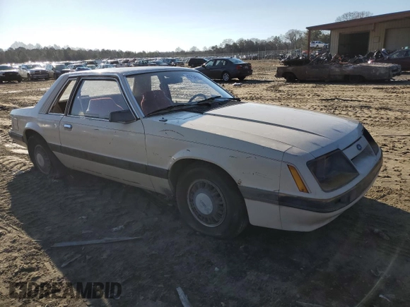 1986 Ford Mustang z VIN NOVIN42794605, wystawiony jako Copart lot #42794605 z przebiegiem 62 794 mil mil oraz Nie do naprawy • Non repairable. Historia ofert i sprzedaży dostępna na DreamBid. Obrazek 4.