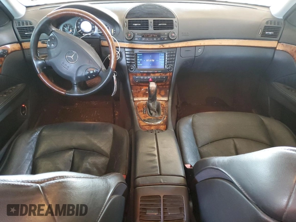 2004 Mercedes-Benz E 500 z VIN WDBUF70J34A492118, wystawiony jako Copart lot #56746975 z przebiegiem 109 871 mil mil oraz Szkoda całkowita • Salvage title. Historia ofert i sprzedaży dostępna na DreamBid. Obrazek 8.