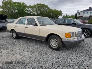 1985 Mercedes-Benz 380 z VIN WDBCA32CXFA177708, wystawiony jako Copart lot #57909505 z przebiegiem 128 446 mil mil oraz Tytuł czysty. Historia ofert i sprzedaży dostępna na DreamBid. Obrazek 4.