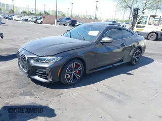 2022 BMW 4 Series M440i xDrive z VIN WBA13AR06NCL03176, wystawiony jako IAAI lot #42031647 z przebiegiem 6346 mil mil oraz . Historia ofert i sprzedaży dostępna na DreamBid. Obrazek 2.