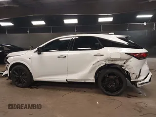 2024 Lexus RX 500h F Sport Performance z VIN 2T2BCMEAXRC014219, wystawiony jako IAAI lot #42451793 z przebiegiem 12 479 mil mil oraz . Historia ofert i sprzedaży dostępna na DreamBid. Obrazek 15.