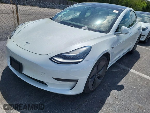 2020 Tesla Model 3 Long Range z VIN 5YJ3E1EB3LF646315, wystawiony jako IAAI lot #42398524 z przebiegiem 51 652 mil mil oraz . Historia ofert i sprzedaży dostępna na DreamBid. Obrazek 12.