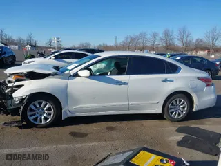 2015 Nissan Altima 2.5 SV with VIN 1N4AL3AP0FC409640, listed as a IAAI auction lot 41770590 with 149,851 mi miles. Bid and sale history available at carsss.com. Image 14.