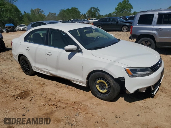 2013 Volkswagen Jetta SE с VIN 3VWDX7AJ0DM221837, выставлен на аукционе Copart как лот 52502565 с пробегом 148 730 миль миль и Списание • Salvage title. История ставок и продаж доступна на DreamBid. Изображение 4.