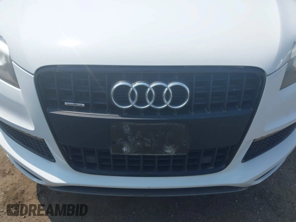 2014 Audi Q7 S line Prestige z VIN WA1DGAFE9ED004340, wystawiony jako IAAI lot #42426639 z przebiegiem 128 793 mil mil oraz . Historia ofert i sprzedaży dostępna na DreamBid. Obrazek 6.