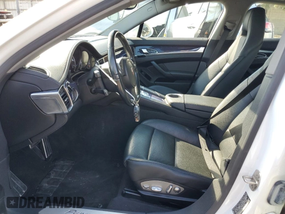 2014 Porsche Panamera z VIN WP0AA2A74EL014241, wystawiony jako Copart lot #46276785 z przebiegiem 56 438 mil mil oraz Szkoda całkowita • Salvage title. Historia ofert i sprzedaży dostępna na DreamBid. Obrazek 7.