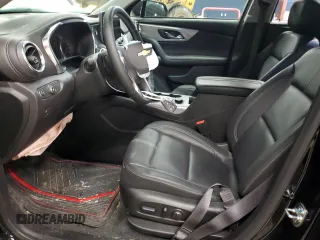 2024 Chevrolet Blazer LT z VIN 3GNKBJR49RS217400, wystawiony jako Copart lot #42521405 z przebiegiem 10 380 mil mil oraz Szkoda całkowita • Salvage title. Historia ofert i sprzedaży dostępna na DreamBid. Obrazek 7.