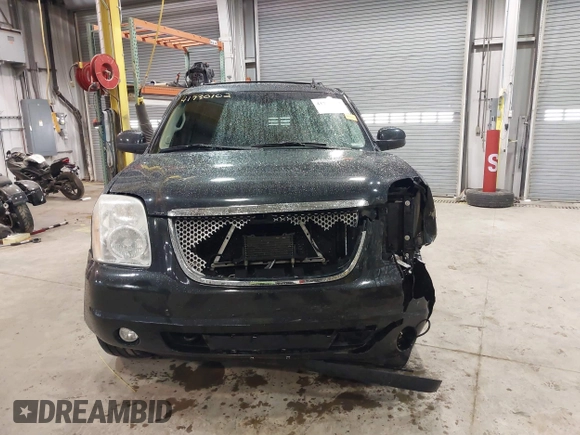 2013 GMC Yukon Denali with VIN 1GKS2EEF5DR111548, listed as a IAAI auction lot 41730102 with 174,312 mi miles. Bid and sale history available at carsss.com. Image 13.