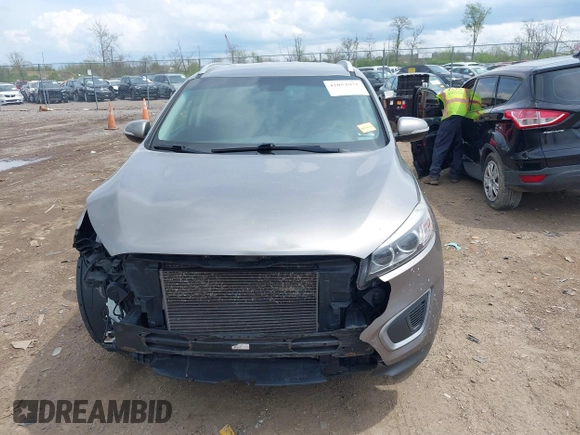 2016 Kia Sorento LX with VIN 5XYPG4A57GG003204, listed as a IAAI auction lot 42053975 with 189,653 mi miles. Bid and sale history available at carsss.com. Image 12.