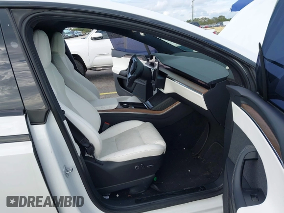 2022 Tesla Model X with VIN 7SAXCBE50NF359642, listed as a IAAI auction lot 41208766 with 37,749 mi miles. Bid and sale history available at carsss.com. Image 5.