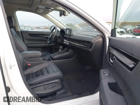 2025 Honda CR-V EX-L with VIN 2HKRS4H70SH418137, listed as a IAAI auction lot 41067968 with 4,701 mi miles and . Bid and sale history available at DreamBid. Image 5.
