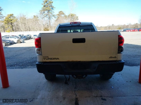 2007 Toyota Tundra SR5 with VIN 5TBBT54177S457632, listed as a IAAI auction lot 41632011 with 180,325 mi miles. Bid and sale history available at carsss.com. Image 16.