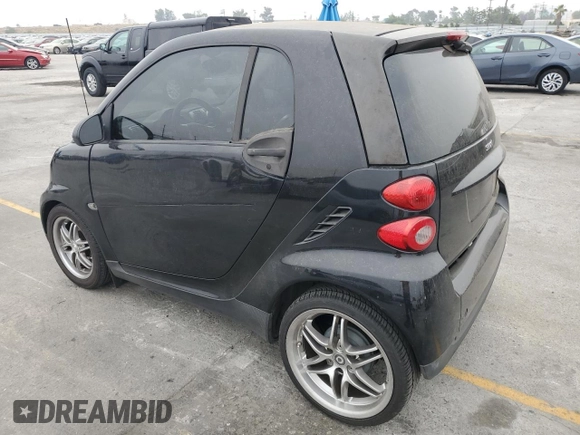2008 Smart fortwo Pure z VIN WMEEJ31X38K139671, wystawiony jako Copart lot #60278585 z przebiegiem 110 392 mil mil oraz Czysty tytuł • Clean title. Historia ofert i sprzedaży dostępna na DreamBid. Obrazek 2.