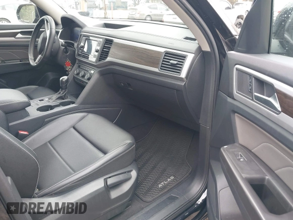 2022 Volkswagen Atlas SE with VIN 1V2DP2CA5NC554636, listed as a IAAI auction lot 41500393 with 38,491 mi miles and . Bid and sale history available at DreamBid. Image 5.