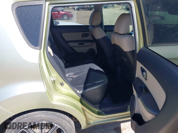 2011 Kia Soul + with VIN KNDJT2A22B7330062, listed as a IAAI auction lot 41772382 with 170,000 mi miles. Bid and sale history available at carsss.com. Image 8.