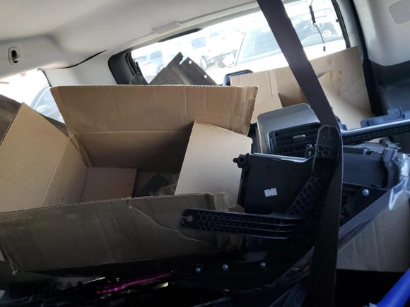 2015 Chevrolet Suburban LT with VIN 1GNSCJKC1FR517638, listed as a Copart auction lot 52765165 with 178,362 mi miles and Clean title. Bid and sale history available at DreamBid. Image 13.