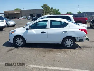 2016 Nissan Versa S z VIN 3N1CN7AP3GL903343, wystawiony jako IAAI lot #42520278 z przebiegiem 106 630 mil mil oraz . Historia ofert i sprzedaży dostępna na DreamBid. Obrazek 15.