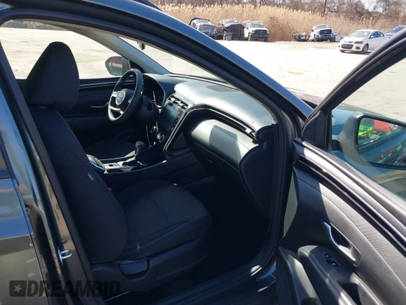 2023 Hyundai Tucson SEL z VIN 5NMJBCAE5PH237670, wystawiony jako IAAI lot #41747912 z przebiegiem 21 607 mil mil oraz . Historia ofert i sprzedaży dostępna na DreamBid. Obrazek 5.