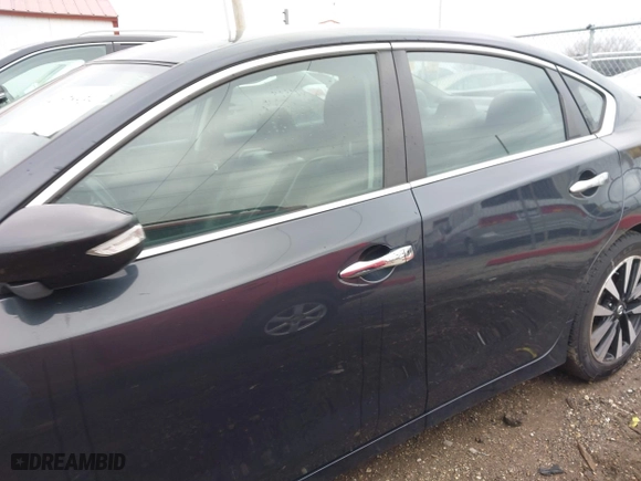 2018 Nissan Altima 2.5 SL with VIN 1N4AL3AP7JC165994, listed as a IAAI auction lot 41678939 with 126,336 mi miles. Bid and sale history available at carsss.com. Image 14.