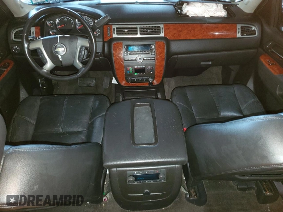 2013 Chevrolet Suburban LT with VIN 1GNSCJE00DR260275, listed as a Copart auction lot 50394425 with 140,464 mi miles and Salvage title. Bid and sale history available at DreamBid. Image 8.