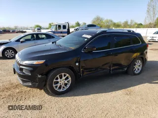 2016 Jeep Cherokee Latitude z VIN 1C4PJMCS6GW111367, wystawiony jako Copart lot #56582815 z przebiegiem 121 491 mil mil oraz Szkoda całkowita • Salvage title. Historia ofert i sprzedaży dostępna na DreamBid. Obrazek 1.
