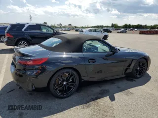 2024 BMW Z4 sDrive30i with VIN WBAHF3C09RWY35844, listed as a Copart auction lot 68285784 with 4,577 mi miles and Salvage Title. Bid and sale history available at carsss.com. Image 3.