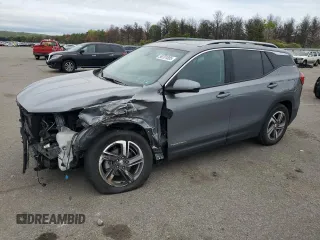 2020 GMC Terrain SLT z VIN 3GKALVEV4LL202106, wystawiony jako Copart lot #56701805 z przebiegiem 26 183 mil mil oraz Szkoda całkowita • Salvage title. Historia ofert i sprzedaży dostępna na DreamBid. Obrazek 1.