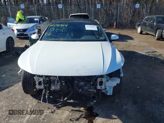 2019 Volkswagen Arteon SEL R-Line с VIN WVWSR7AN7KE025159, выставлен на аукционе IAAI как лот 41191814 с пробегом 82 622 миль миль и . История ставок и продаж доступна на DreamBid. Изображение 13.