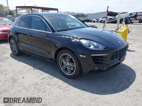 2015 Porsche Macan S with VIN WP1AB2A53FLB68323, listed as a IAAI auction lot 42121576 with 102,031 mi miles. Bid and sale history available at carsss.com. Image 1.