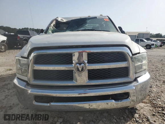 2018 Ram 3500 Tradesman z VIN 3C7WRTCL1JG211117, wystawiony jako Copart lot #55949905 z przebiegiem 137 640 mil mil oraz Szkoda całkowita • Salvage title. Historia ofert i sprzedaży dostępna na DreamBid. Obrazek 5.